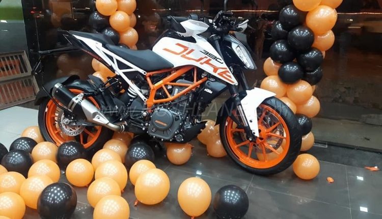 Ktm 390 deals duke 2018 price