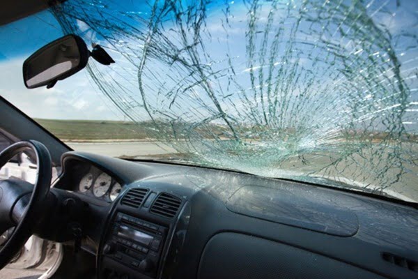 Ford windstorm with broken windshield #5