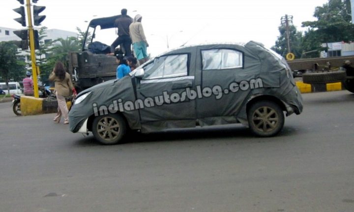 2014 tata vista facelift spied side 1024x613