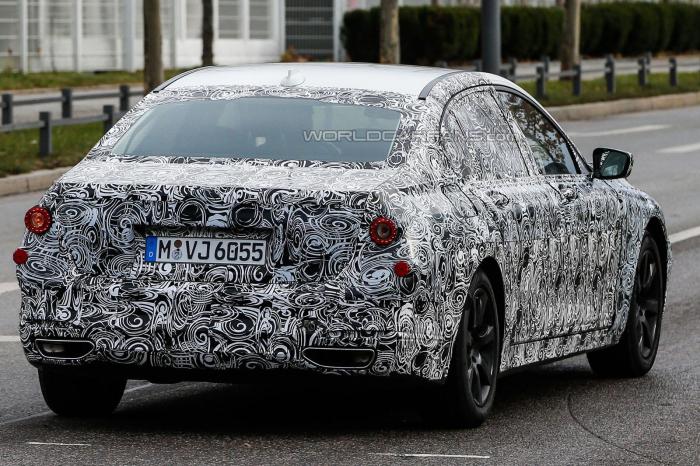 2016 Bmw 7 series Spy Shot Rear Right Quarter