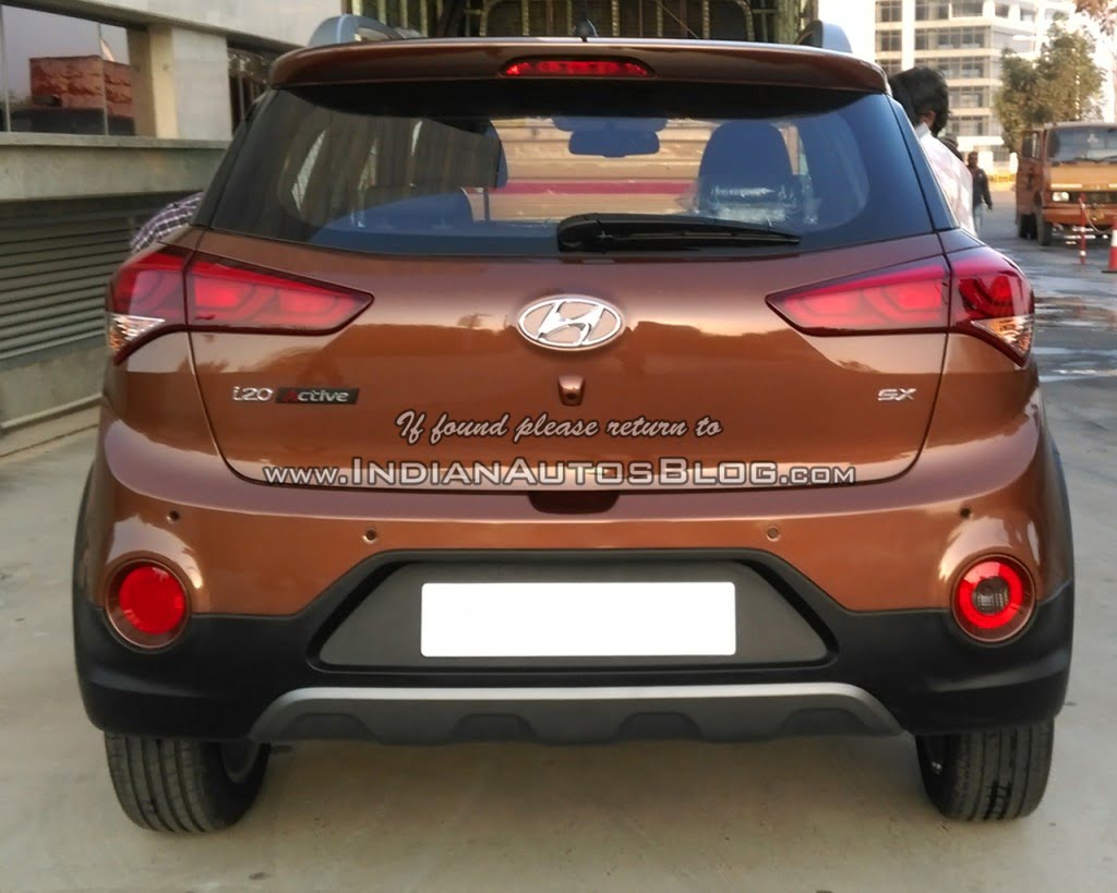 Hyundai-i20-Active-rear-pic - CarBlogIndia