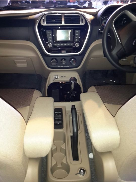 2015 mahindra tuv300 launch pics interiors