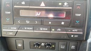 2015 toyota camry hybrid review 3 zone climate control