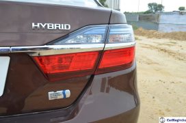 2015 toyota camry hybrid review pics badge 4
