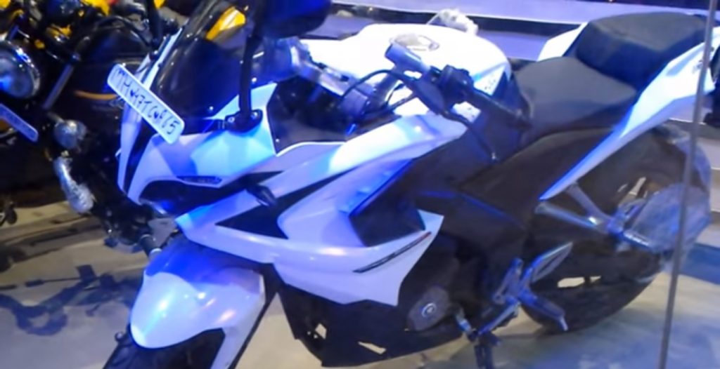 Bajaj Pulsar RS 200 White Colour Reaches Dealerships [Pictures and ...