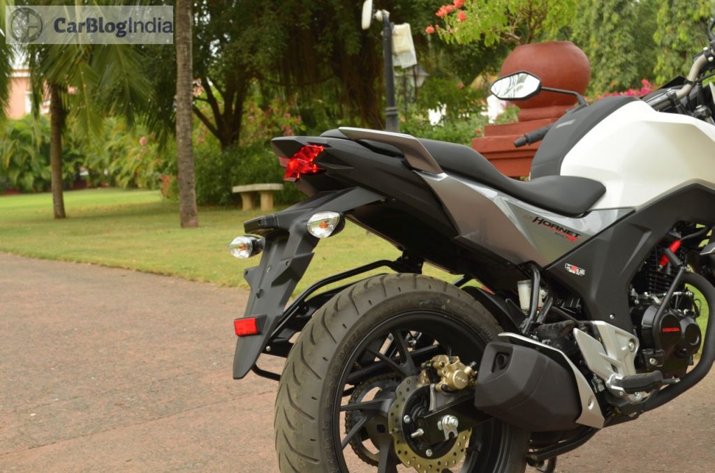 17 Honda Cb Hornet 160r Price Mileage Specifications Review