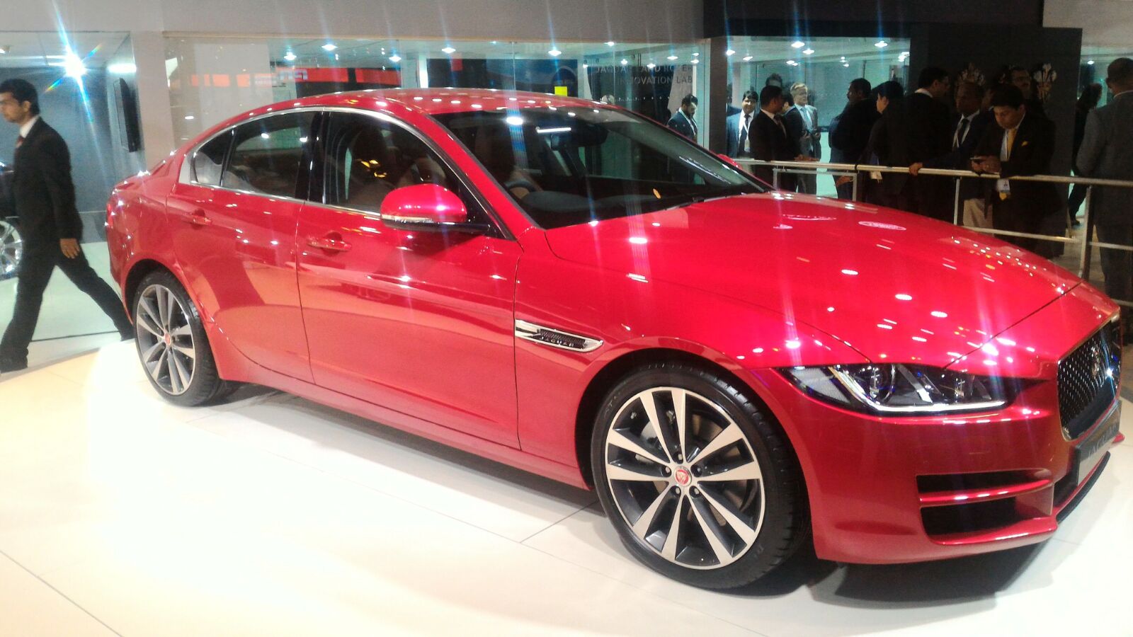 Jaguar Xe Launched In India At Inr 39 9 Lacs