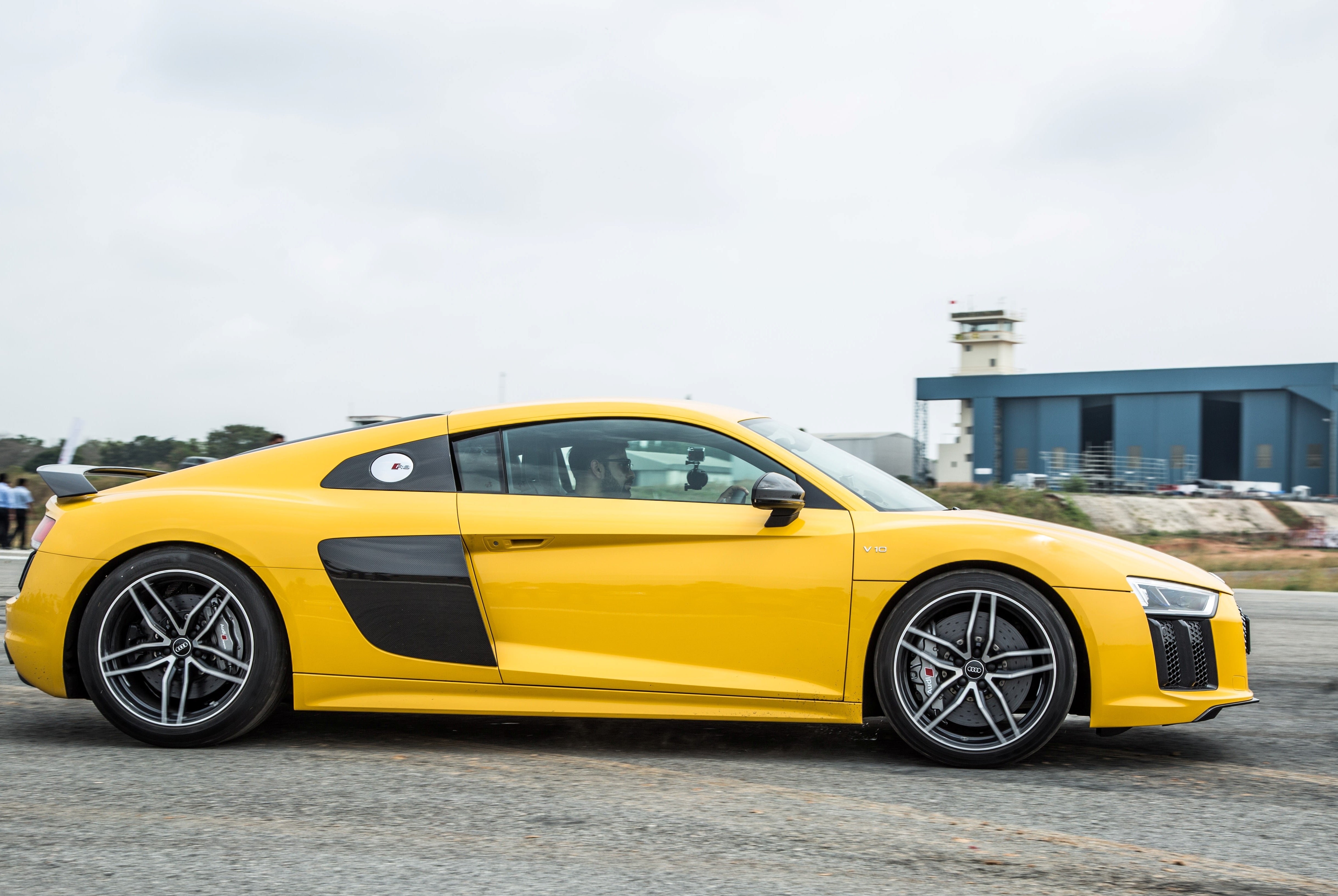 audi r8 v10 plus test drive review images side profile - CarBlogIndia