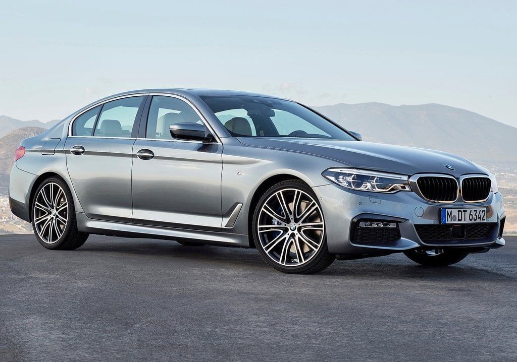 2017 bmw 5 series india official image front side angle - CarBlogIndia