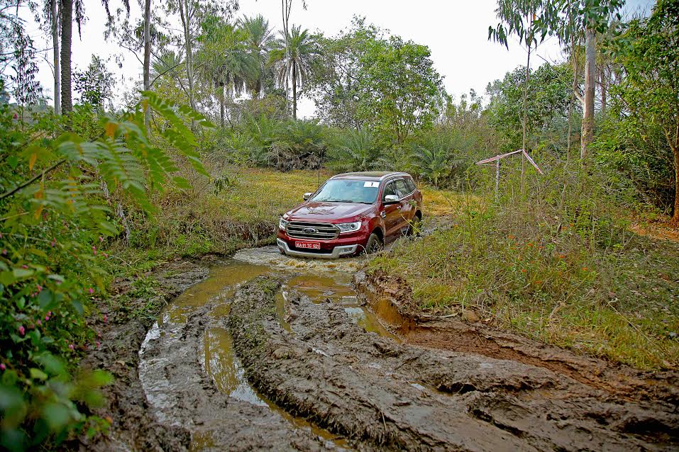 Weekend Getaways with Suvs Ford Endeavour