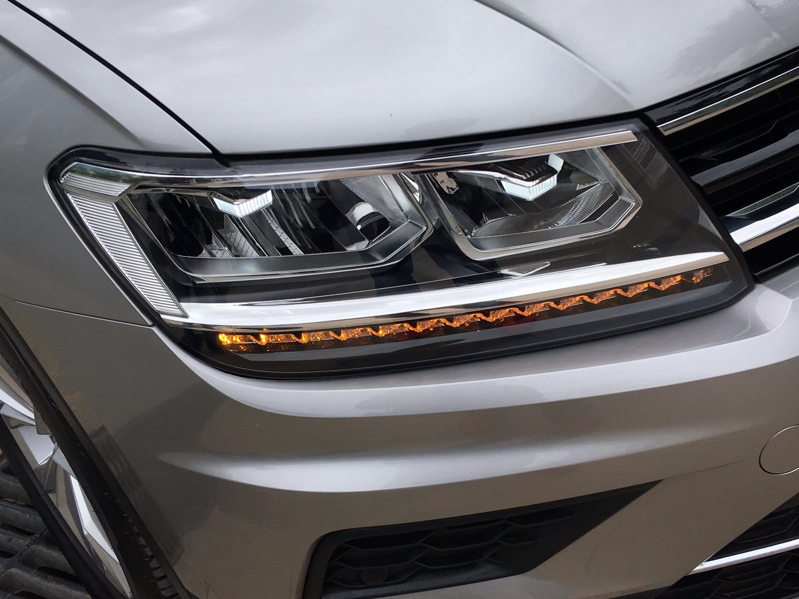 volkswagen tiguan test drive review images front headlight