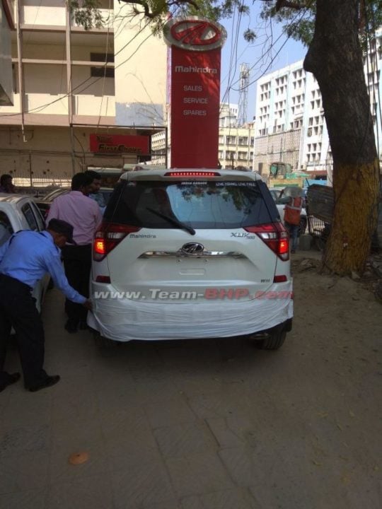 Mahindra XUV500 Facelift spy shot