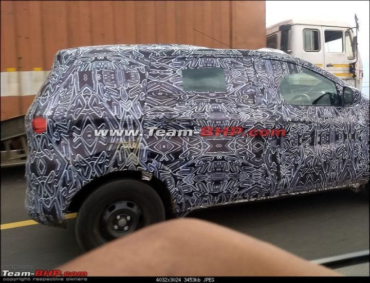 Renault Kwid Mpv Spy Image