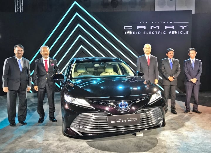 2019 toyota camry image