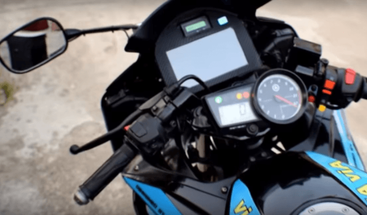 this cool yamaha r15 gets a touchscreen system and cruise control this cool yamaha r15 gets a touchscreen
