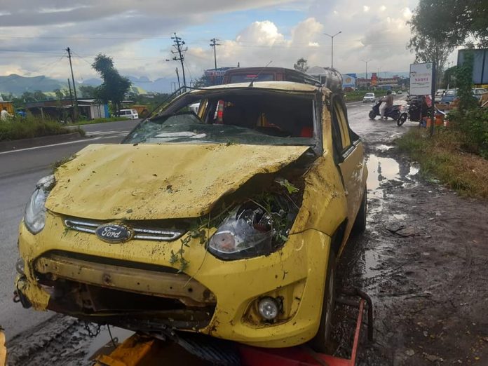 Old Ford Figo Turtles 5 Times With Passengers Inside; All Safe!