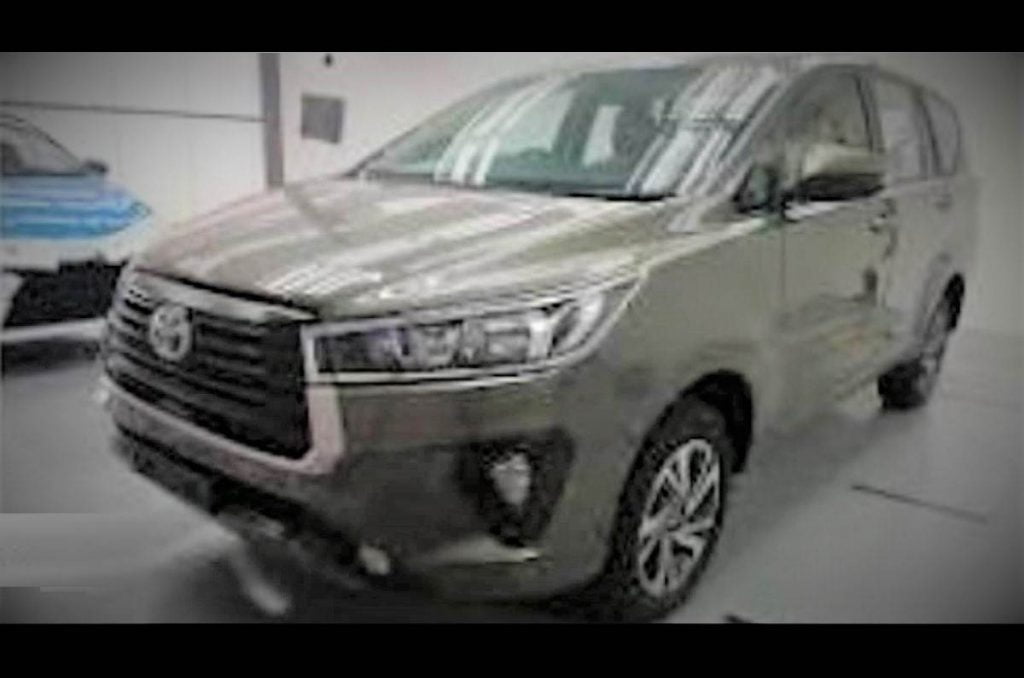 The first spy image of the Toyota Innova Crysta facelift has now surfaced on the internet.