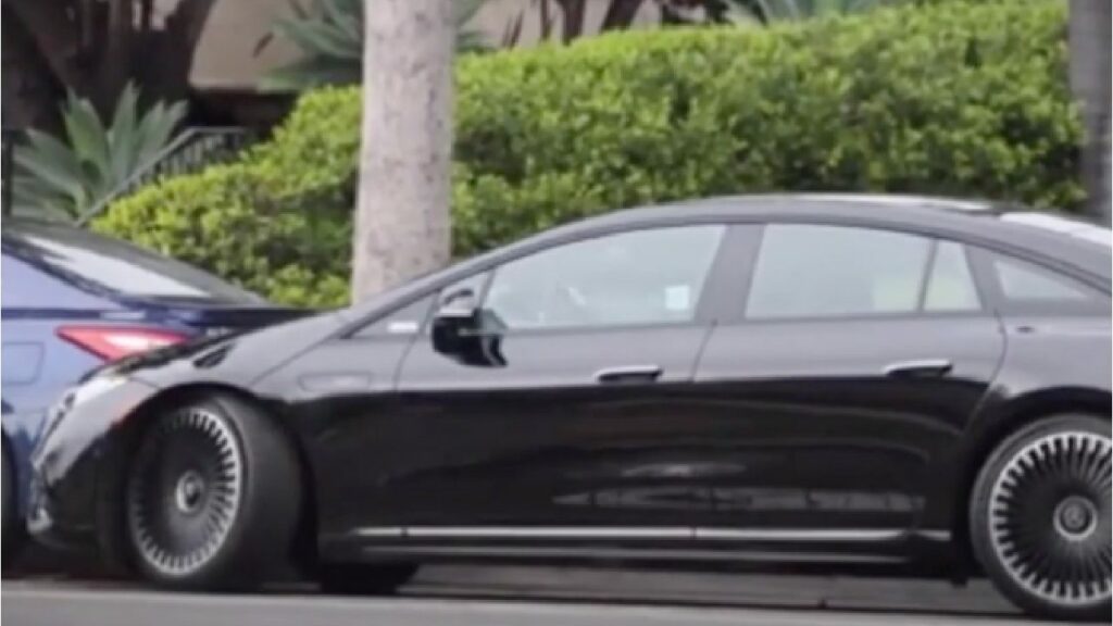 Ben Affleck Caught on Tape Struggling to Get his Car From Parking » Car ...