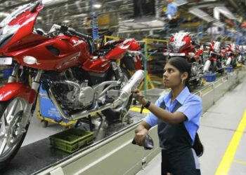 bajaj pulsar 220 production factory