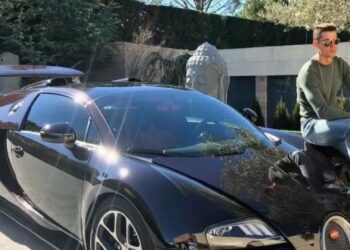 Cristiano Ronaldo with Bugatti Veyron