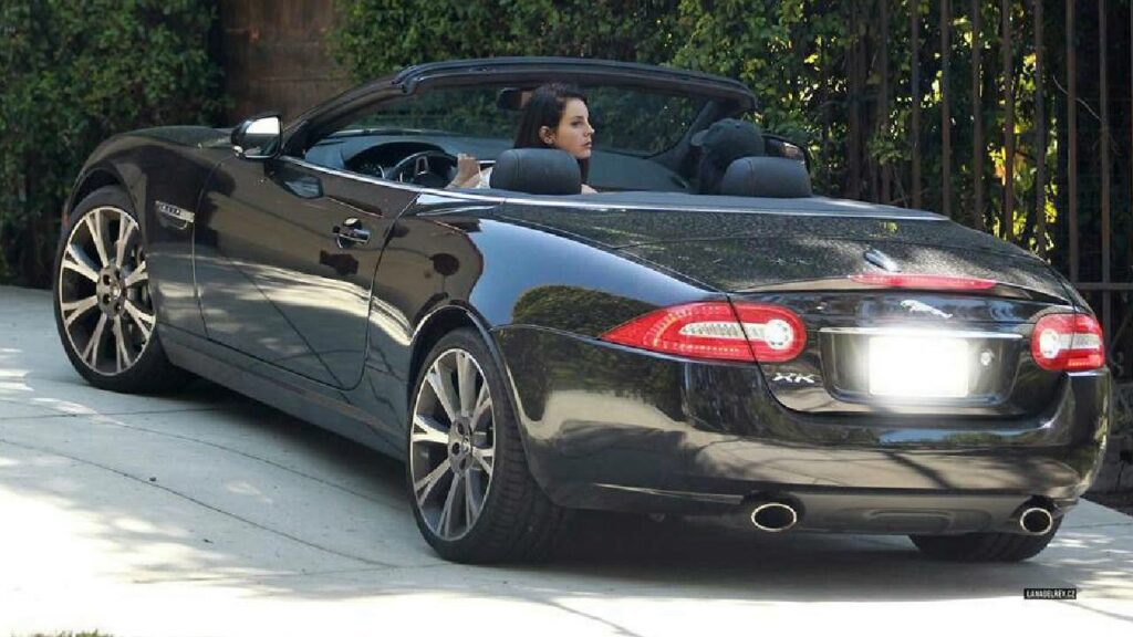 Lana Del Rey Jaguar Xjl