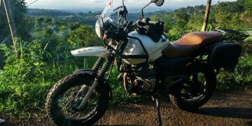 Bajaj Pulsar 150 modified into Royal Enfield Himalayan