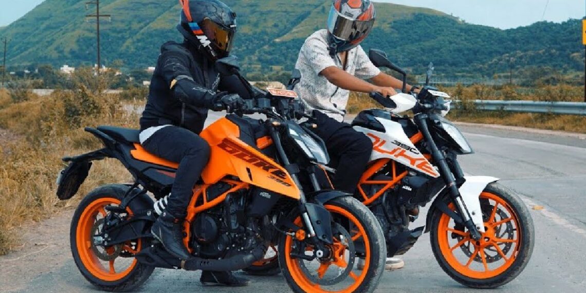 2024 KTM Duke 390 vs Old Model Race