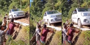 Maruti Alto Crosses Broken Bridge on Peoples Shoulders video