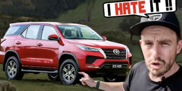 Australian Reviewers Hate Toyota Fortuner