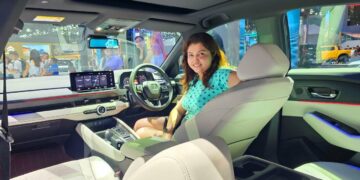 Indian Vlogger Details Honda Inspire Luxury Sedan