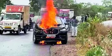 jaguar catches fire gurgaon jaipur highway