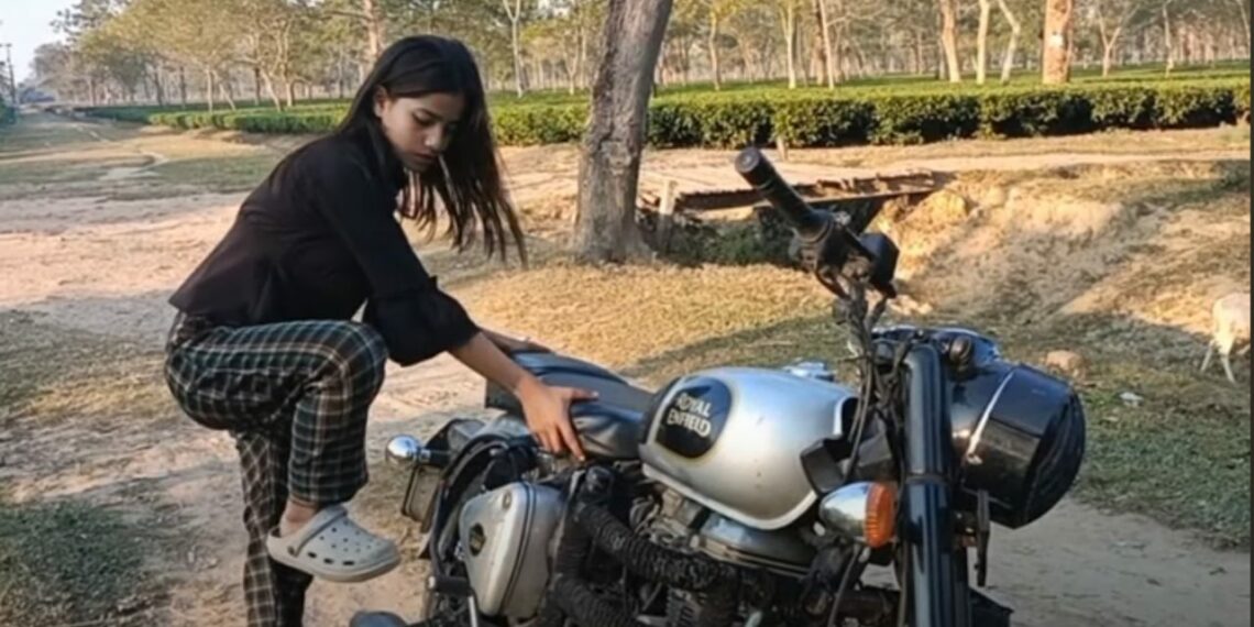 Helmetless YouTuber Rides Royal Enfield in Slippers