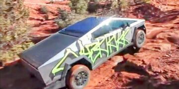 Multiple Tesla Cybertrucks Off-Roading Sequoia National Forest