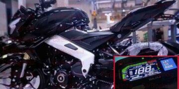 Bajaj Pulsar NS400 Side Profile Black Paint Option, DIgital Instrument Cluster