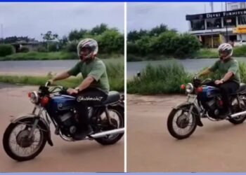 MS Dhoni Riding Yamaha RD350 After CSK Loss