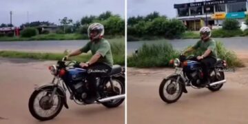 MS Dhoni Riding Yamaha RD350 After CSK Loss