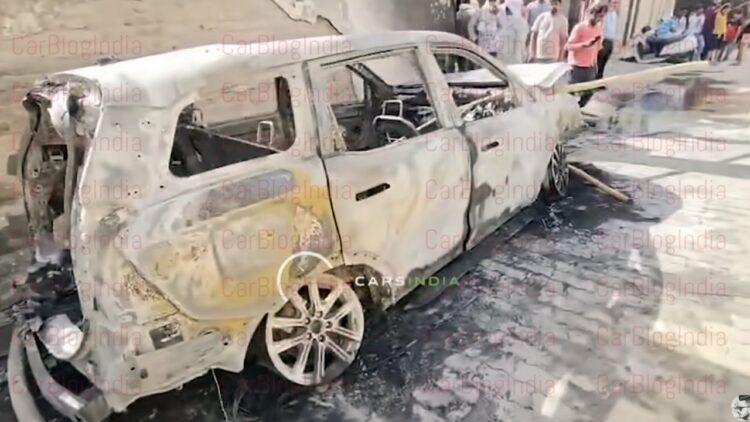 Mahindra Xuv700 Catches Fire Rear Three Quarters