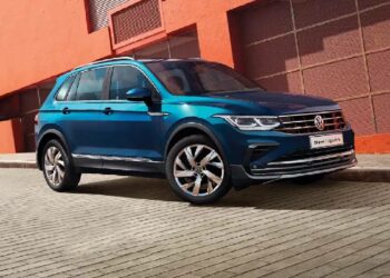 VW Tiguan Front Three Quarters