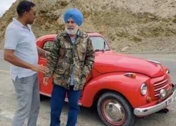 Man Drives 73-year-old Fiat Topolino to Ladakh