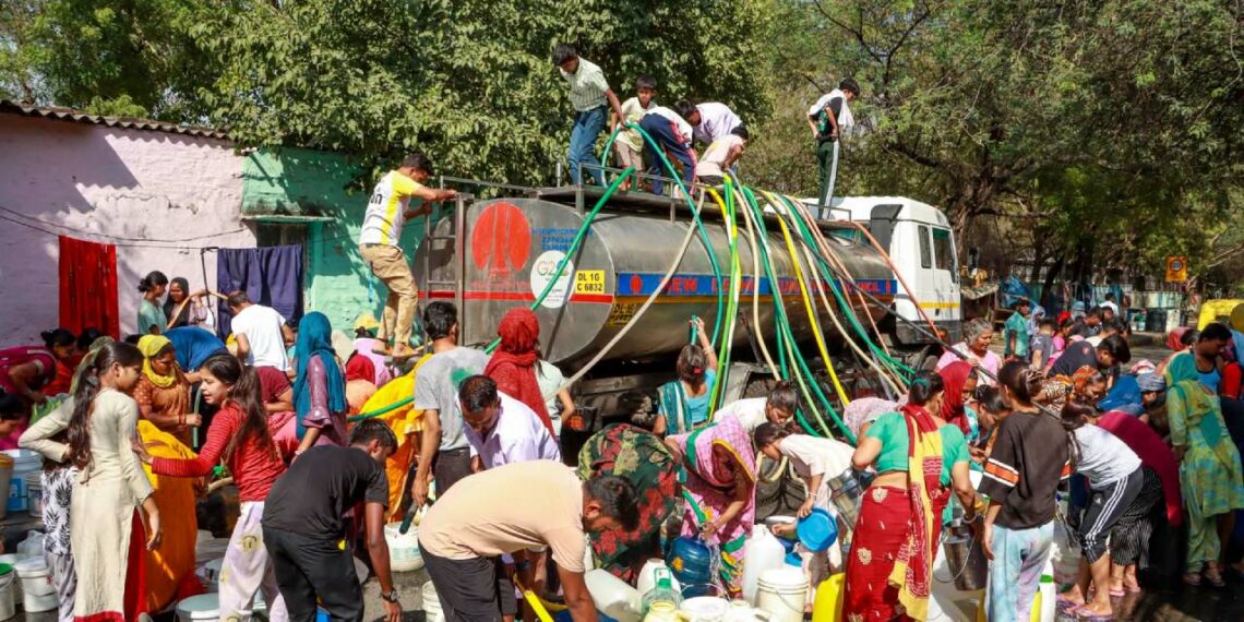 Fine on Washing Cars with Hoses in Delhi