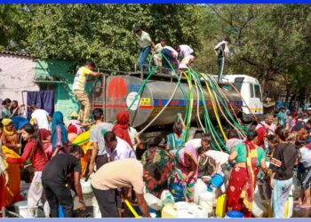 Fine on Washing Cars with Hoses in Delhi