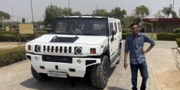 Old Ford Endeavour Modified to Hummer Lookalike