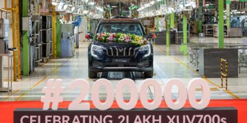 Mahindra XUV700 Achieves 2 Lakh Sales