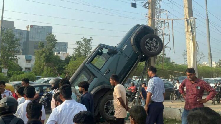 Mahindra Thar Climbs Electricity Pole on Being Hit by Mahindra Thar in Gurgaon