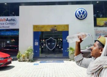 VW India Dealership Summer Traffic Cop