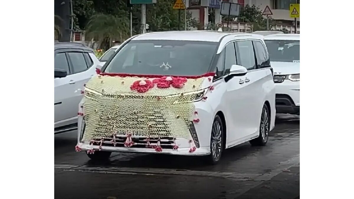 Lexus Lm at Anant Ambani's Wedding