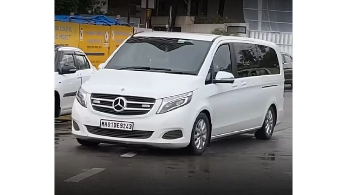 Mercedes benz V class at Anant Ambani's Wedding