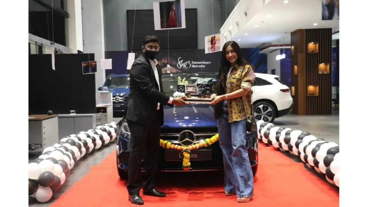 Dhanashree wife of Yuzvendra Chahal with Mercedes benz C class