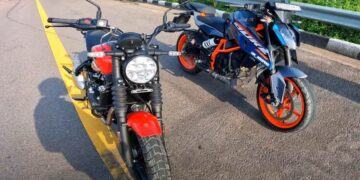 Re Guerrilla 450 Vs Ktm Duke 390 Drag Race