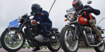 Bsa Goldstar 650 Vs Royal Enfield Interceptor 650 Drag Race